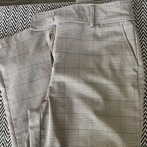 Women’s size 6 Plaid Beige Trousers